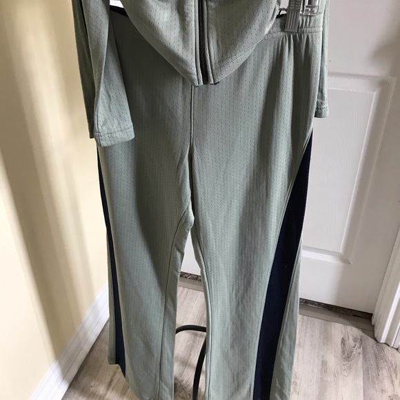 Body Glove Seafoam Green Track Suit Jacket and Pants Size Small EUC - Picture 3 of 10